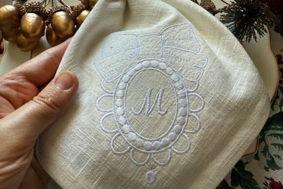 Elegant Touch: Wedding Frame Embroidery Design Review